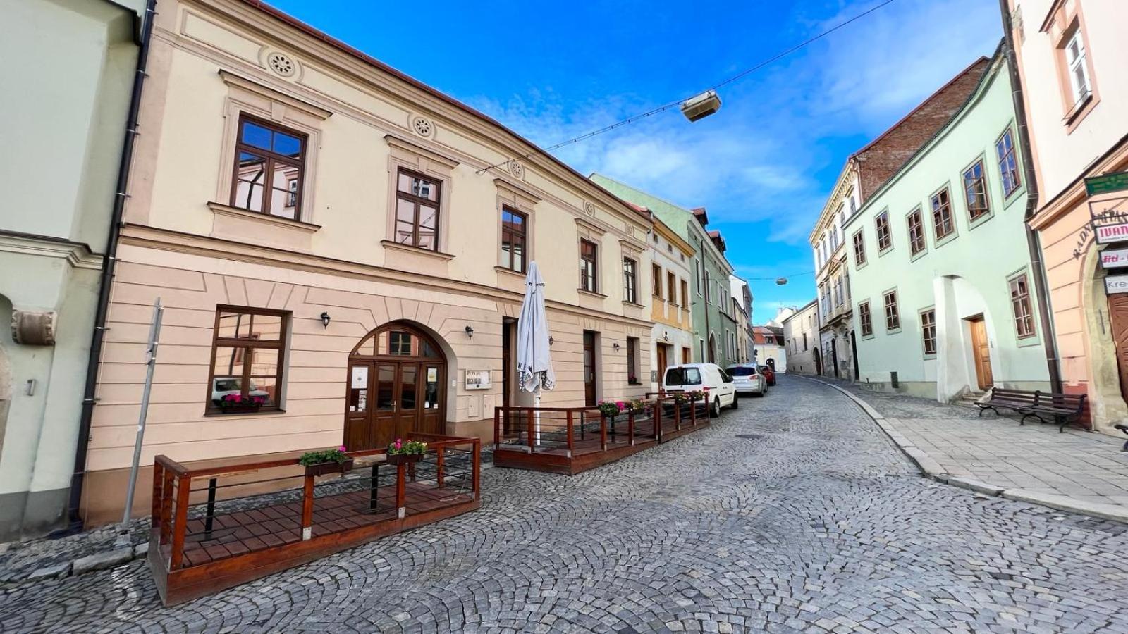 Penzion U Radnice , Byt 5 Znojmo Extérieur photo